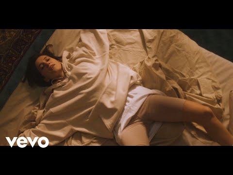 Aloïse Sauvage - À l'horizontale