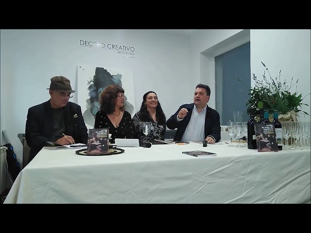 Vídeo relacionado con Llora mi alma de fantoche: Poesía 2009-2019: 12 (Luna de Abajo Poesía)