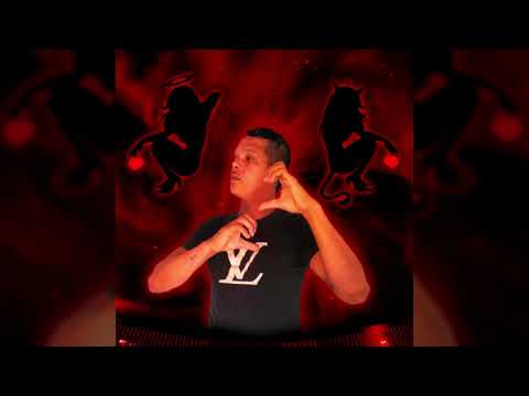 Mc Drone (Rpn) - UM CORAÇÃO NÃO PODE AMAR POR DOIS (Arrocha)