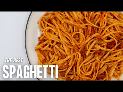 How to Make Spaghetti With Tomato Sauce and Ground...