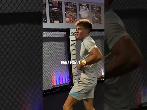 Dude Flip  #bulge #gaylove #gaykiss #gaymen #fun #fungames  #mensfitness #men #male#america #tiktok