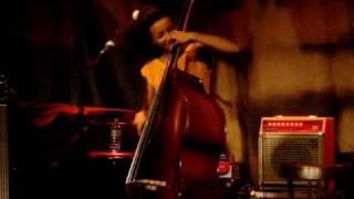 Esperanza Spalding - New Morning - Paris 24/11/09