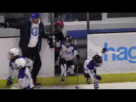 Nejmladší hokejisté HC Rakovník v přestávce mistráku.