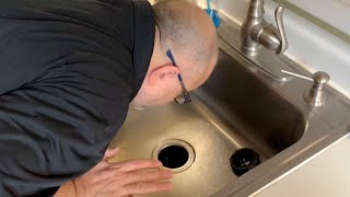 Deodorize a Kitchen Sink that Smells (5 WAYS!)