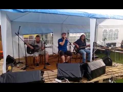 A NEW CHAPTER - Svítání (Lucie cover) - live & acoustic 19.8.2017