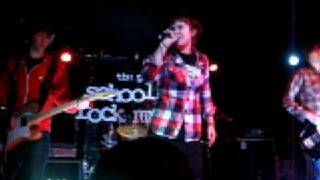 Derailed by 7 Year Bitch