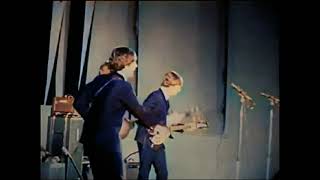 The Beatles - Twist And Shout (Hollywood Bowl 1964 HQ Stereo)