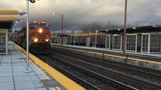 preview picture of video 'Where Did All the Containers Go? - BNSF Seattle Sub at Tukwila Station, December 27th, 2014'
