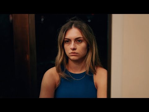 Wie sich Mädchen verhalten, die dich in die Freundschaftszone verbannt haben, wenn du über sie hi...