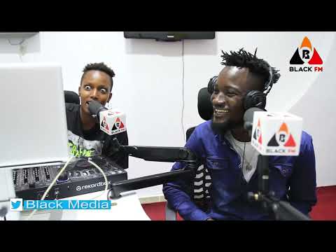 DJ Alida na Diaks oby wali washa Moto ndani ya BLACK FM pamoja na Team yake /THE COLLEGE