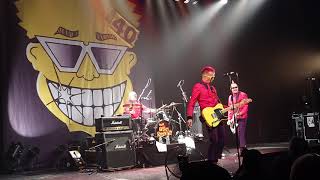Toy Dolls - Intro + Fiery Jack - Paris - 29/11/2019