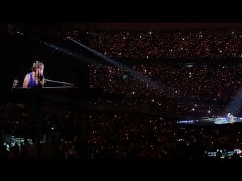 Taylor Swift live - Never Grow Up x The Best Day acoustic - December 6, 2024 - BC Place, Vancouver