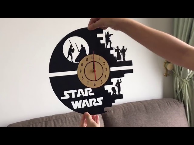 Vídeo relacionado con Smotly Reloj de pared de vinilo, reloj de pared digital con temática del Señor de los Anillos, un reloj de pared de regalo para los amantes.