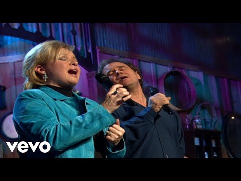 Bill & Gloria Gaither - Lord, Send Your Angels [Live] ft. Jeff & Sheri Easter