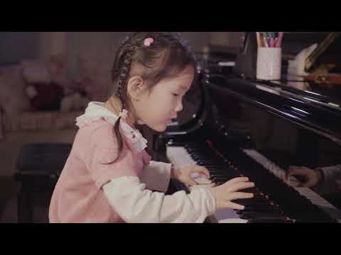 Melody(4 yrs) plays Minuet in A Minor By Johann Krieger RCM piano repertoire grade 1