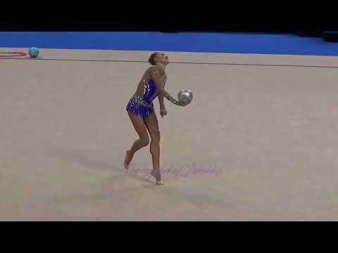 Elizaveta NAZARENKOVA (UZB) ball - 2015 Stuttgart worlds Qualifs
