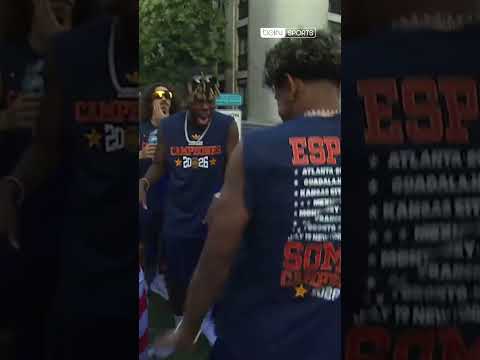 🕺🇪🇸 Lamine Yamal et Nico Williams s'éclatent pendant la parade !