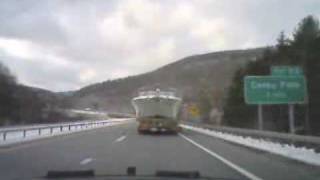 preview picture of video 'pilotcar.tv - SeaRay 420 Window Pops Open SR-17 Sullivan County NY'