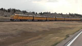 preview picture of video 'Union Pacific E units westbound'