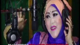 Download lagu ELSHIDA SEMARANG - MENUNTUT ILMU - Qosidah Indonesia - Cipt.  Nur Asiah Djamil mp3