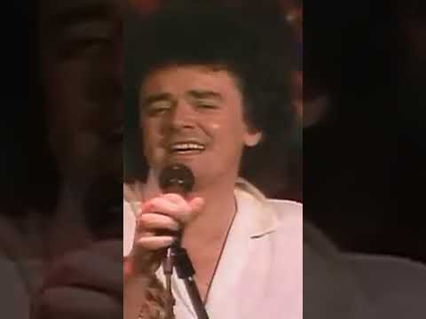 Today's feature for Air Supply's "Week of Love" is Keeping The Love Alive 💕