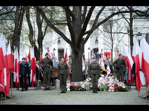 Suwałki. Obchody 231. rocznicy uchwalenia Konstytucji 3 Maja w parku jej imienia