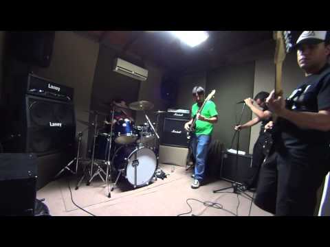 DE DUDOSA PROCEDENCIA  -  DUELE ( ENSAYO )