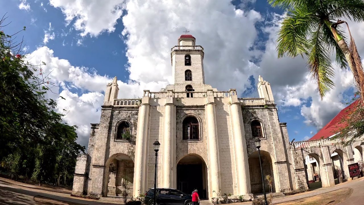 Embark on a virtual tour of Alburquerque Church.