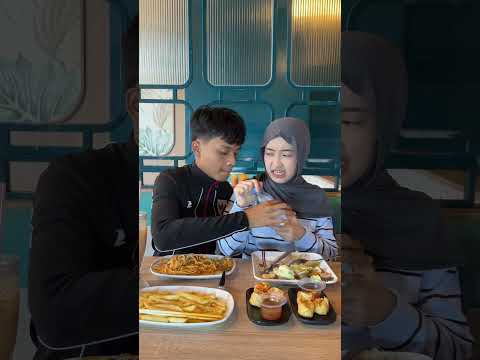 PELAYANYA SAMPE KAGET😱ADAM SYIFA PESAN SEMUA MAKANAN YG ADA DIRESTORAN❗️