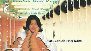 Download lagu Poppy Mercury - Satukanlah Hati Kami mp3 Download lagu Poppy Mercury - Satukanlah Hati Kami mp3