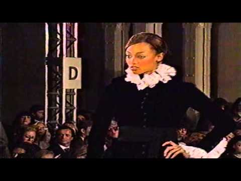 Oscar De La Renta Fall 1993