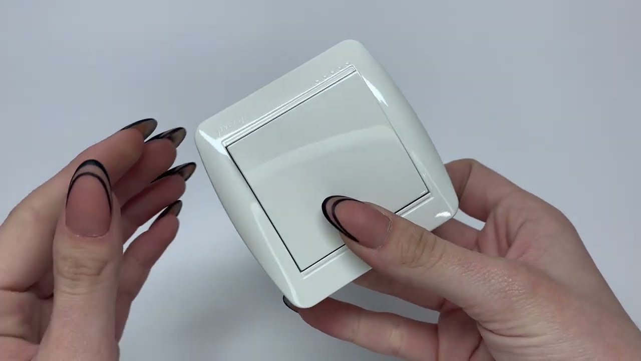 Выключатель накладной одноклавишный LEZARD Demet белый IP20 711-0200-100