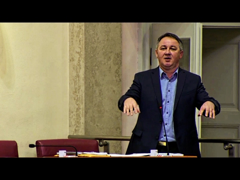 Culej: "Anka partizanka, brusi po Velebitu opanke."