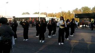 preview picture of video 'Peabody Middle School cheerleaders, Petersburg, VA'