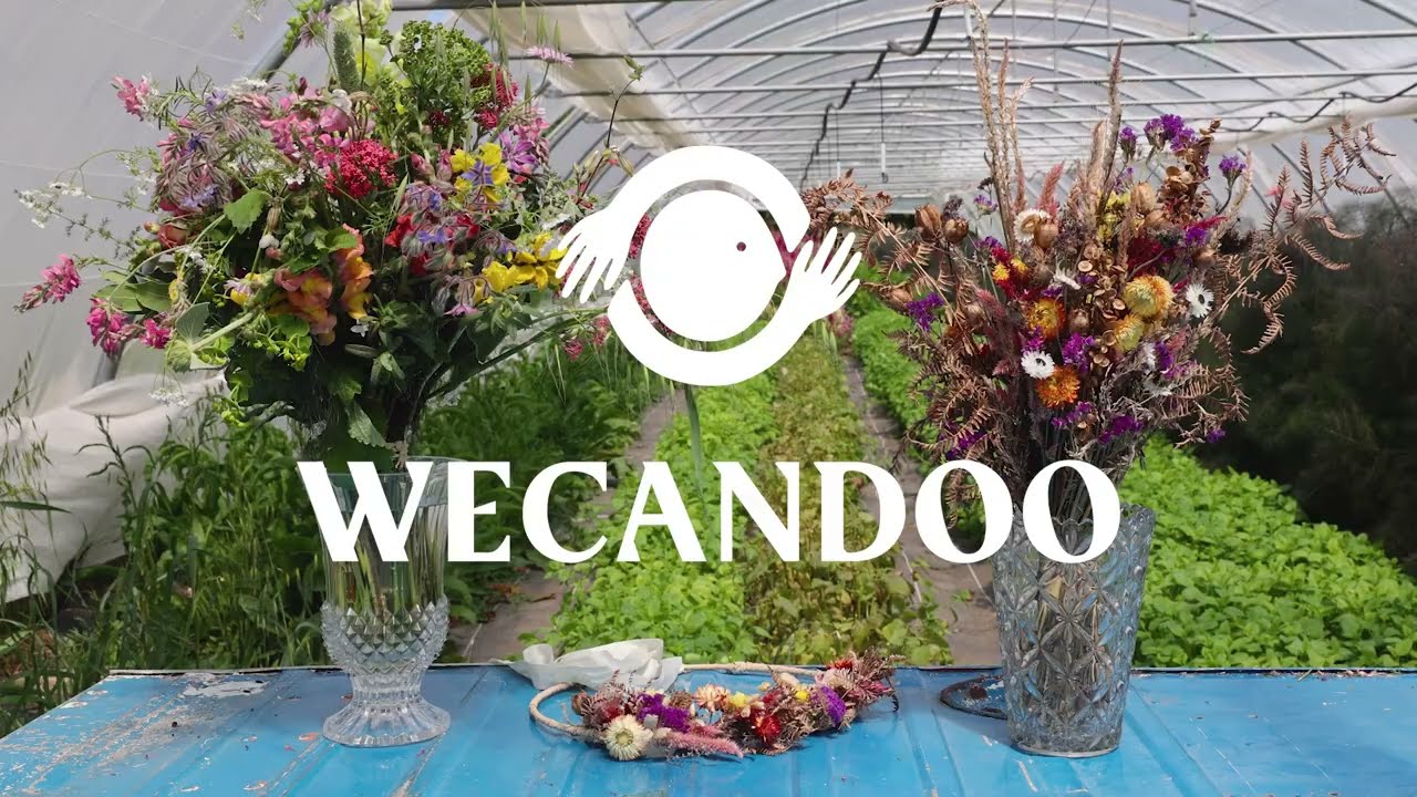 Créez votre bouquet de fleurs fraîches dans un cadre buccolique - Vidéo