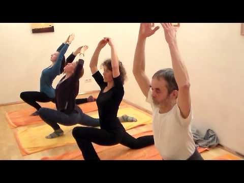 Yoga Asana "Der Halbmond", Anjaneyasana