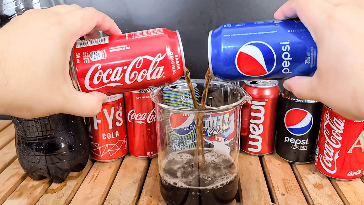 MISTUREI TODOS OS REFRIGERANTES DE COLA E CRIEI UMA COCA-COLA BIZARRA