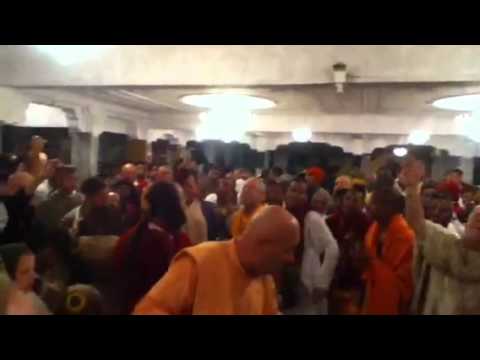 Mayapur 2012 Festival Tulsi Kirtan by Ekalavya Das