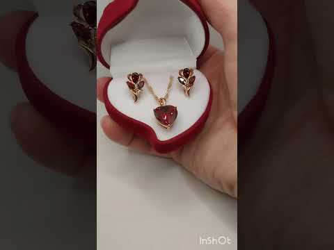 Оригинальный подарок девушке набор "Сияние рубинов" серьги и колье медзолото 18К с цирконами Упаковано в бархатную коробочку - фото 1 - id-p1394858701