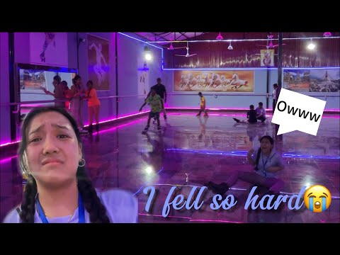 I tried roller skating for the first time at Chitwan 🙌 | My whole body started aching 🤕| Angel Rai❤️