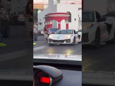 Luis Ángel El Flaco en su Corvette C8 en Mazatlán