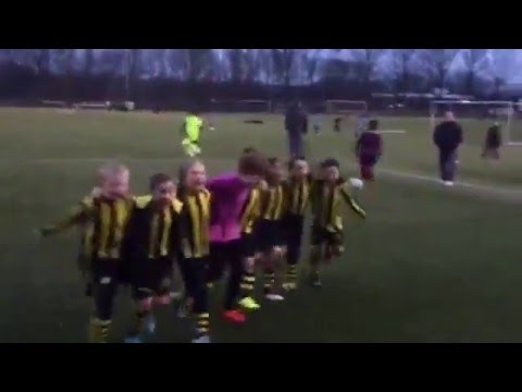 2 maart 2016 - Juichen Wilhelmus F3 na overwinning kwartfinale ADO Netwerktoernooi