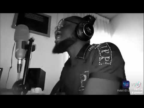 There's sth on ma mind i tell you akwai #bayani #recordingsession #musicmaking #rapmusic #hausarap