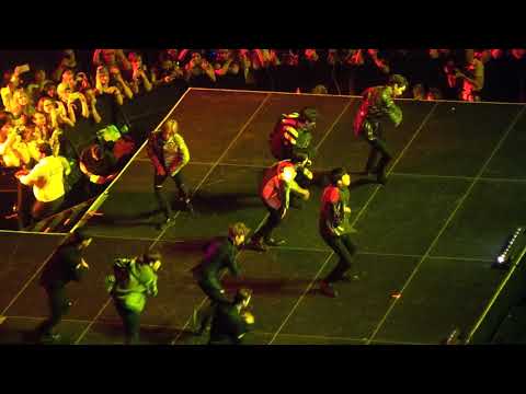 180623 PENTAGON x STRAY KIDS " PASSION " { KCONNY2018 } Choreography View