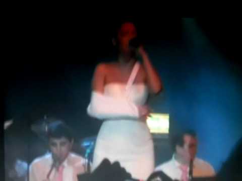 Ebru Gündes - Rosmalen 23.o5.o9 Evcilik oynayamam/Senin olmaya geldim/Ben insan degilmiyim