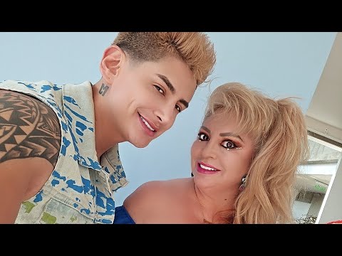 Dos cervezas Azucena Aymara y Marlon Julián