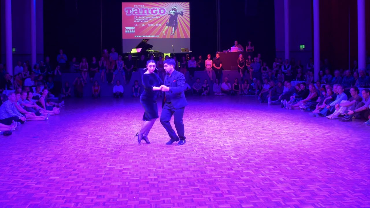 Ariadna Naveira & Fernando Sanchez bailan Ariel Ramirez - Cordoba De Antaño