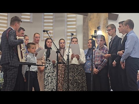 Familia Mandici - Dacă n-ai ajuns la țintă, tu aleargă neîncetat 