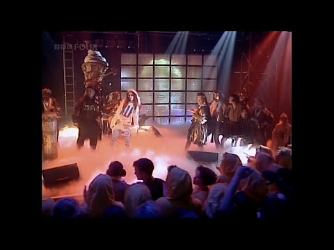 The KLF feat Tammy Wynette - Justified and Ancient - TOTP - 1991