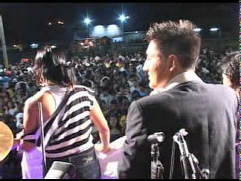 Gran Banda SHOW FILARMONICA LLIPA - Tus Labios Quiero Besar